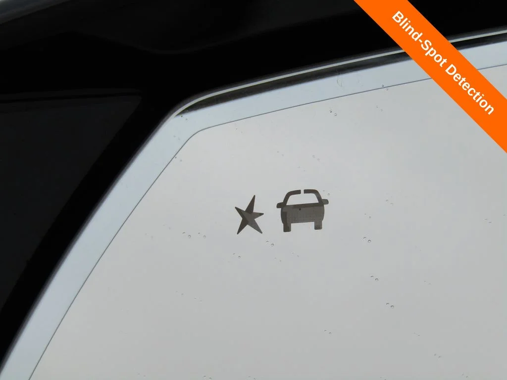 Used 2025 Summit White GMC Denali image 14