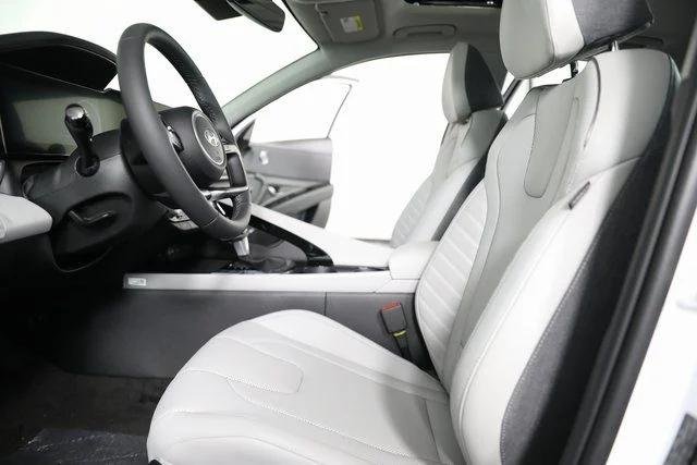 2025 Hyundai Elantra Limited - Photo 48