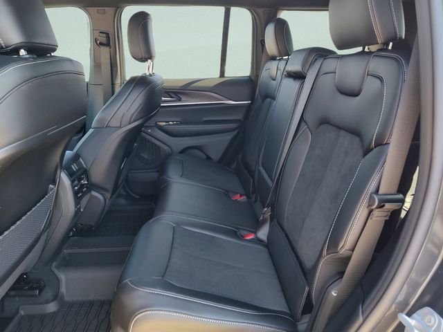 New 2026 Baltic Gray Metallic Clear-Coat Exterior Paint Jeep Altitude image 30