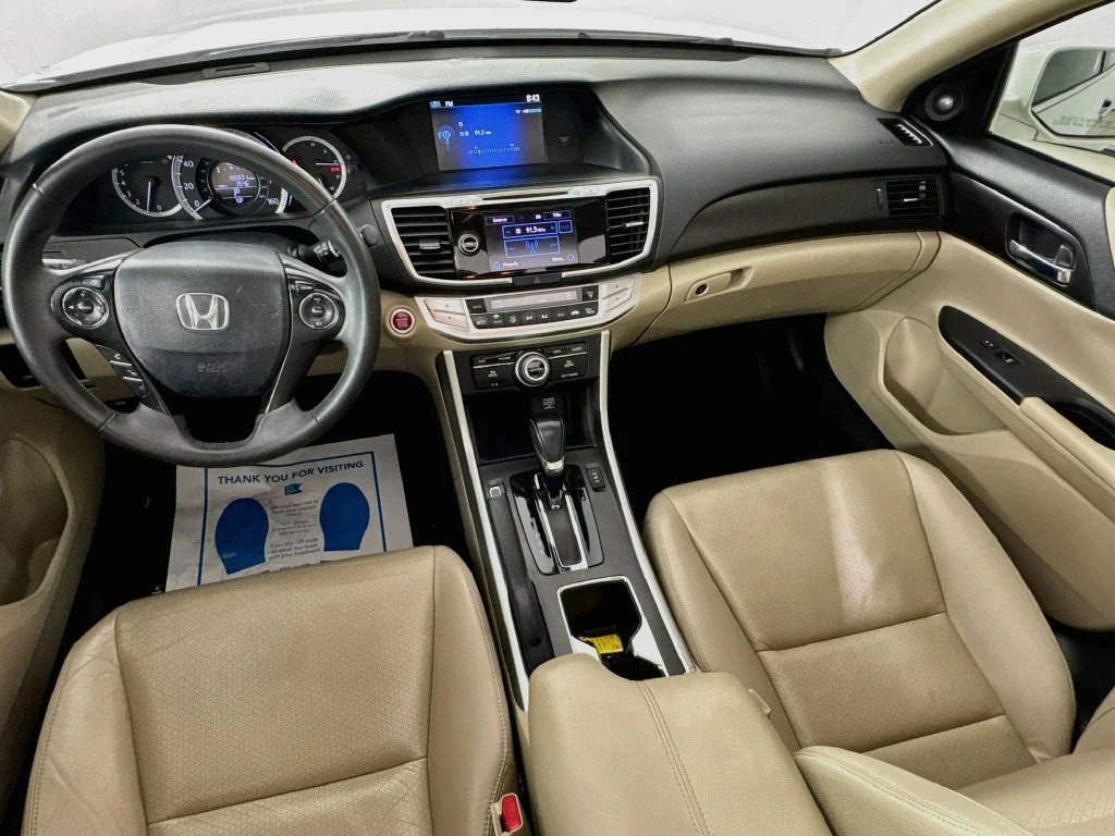 Used 2015 White Honda EX-L image 27