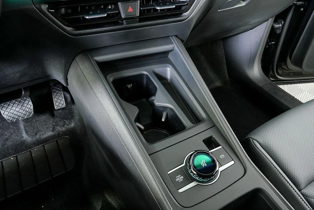 New 2026 Deep Black Pearl Volkswagen SE image 20