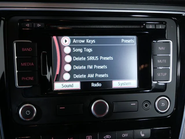 Used 2014 Gray Volkswagen TDI SE image 25
