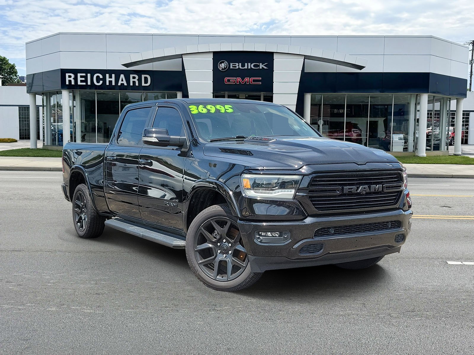 2022 RAM 1500 Pickup Laramie