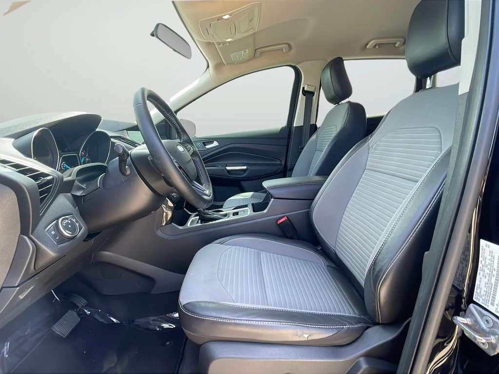 Used 2019 Black Ford SE image 10