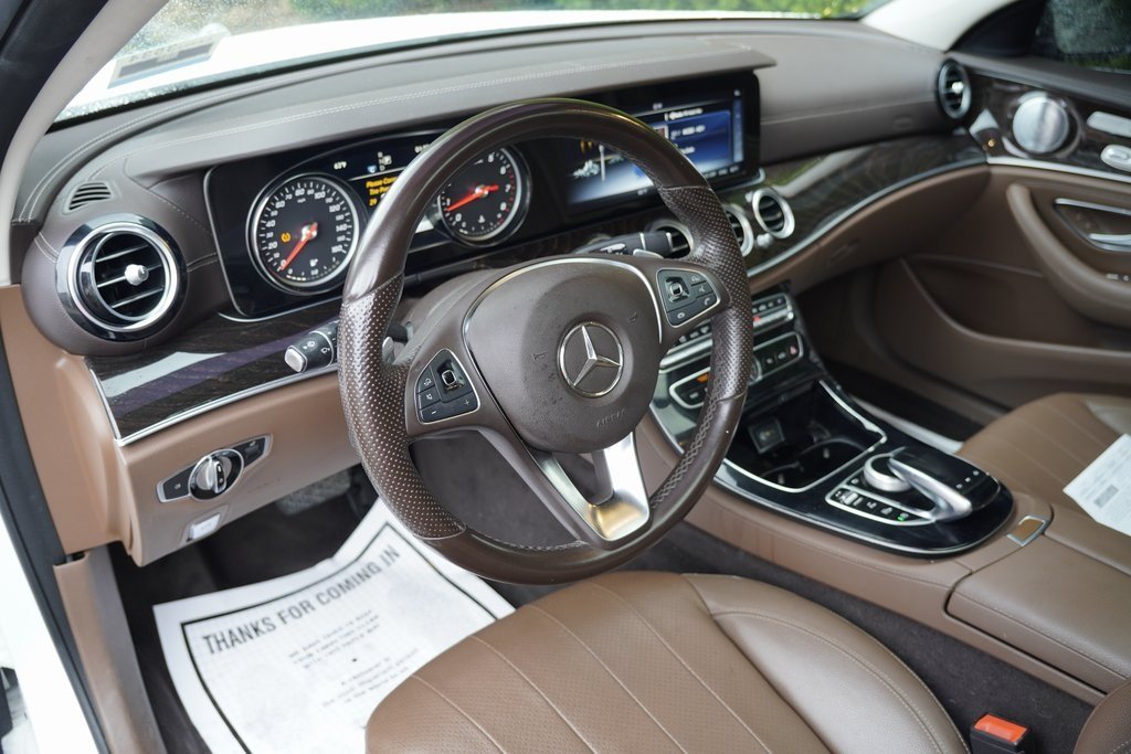 2018 Mercedes Benz E 300 photo 2