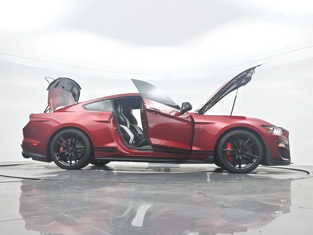 Used 2020 Red Ford Shelby GT500 image 39