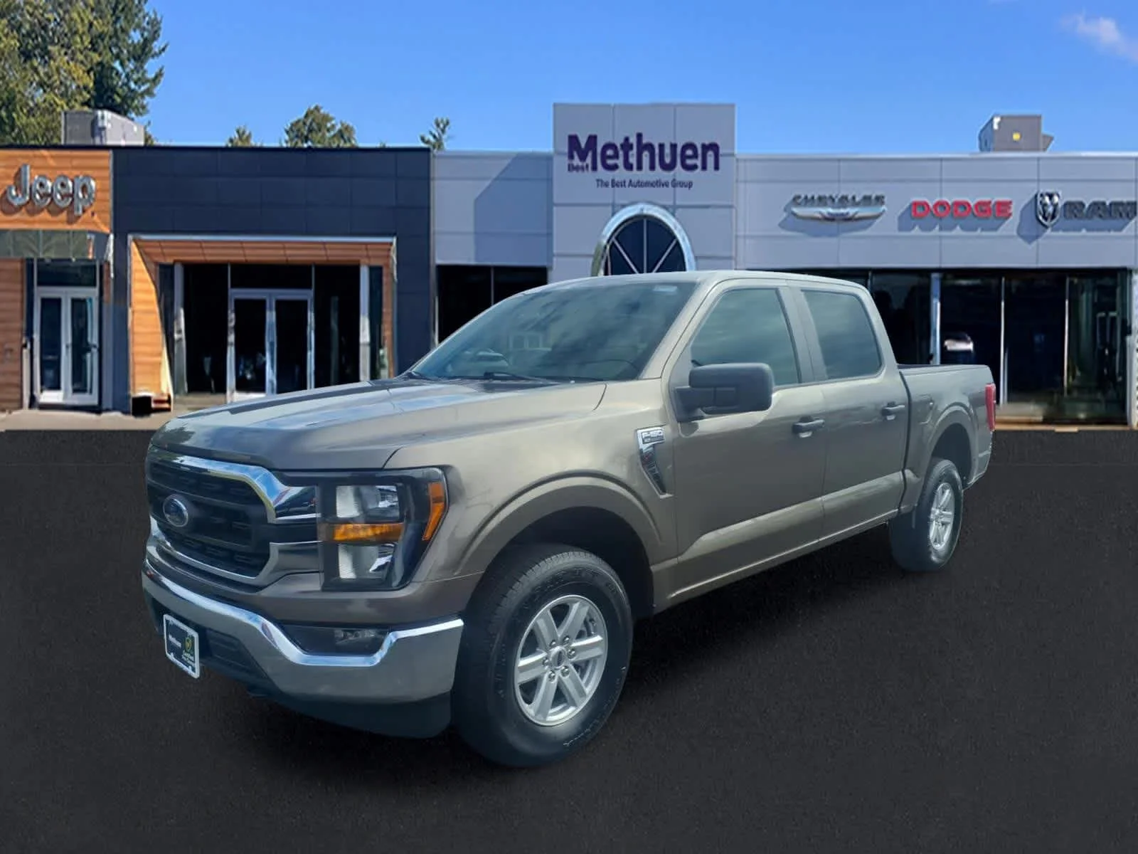 Used 2023 Stone Gray Metallic Ford XLT image 7