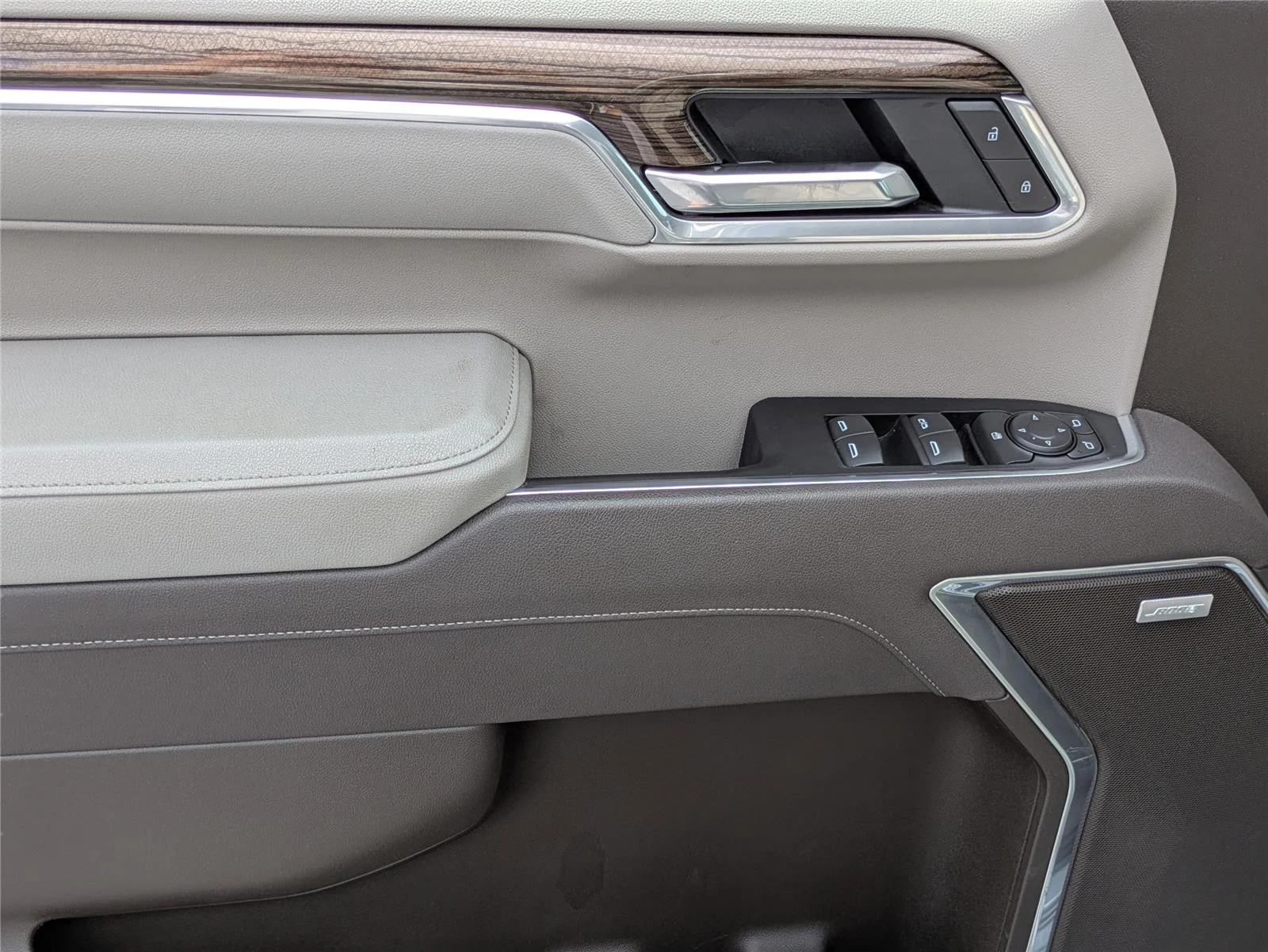 Used 2025 Sterling Gray Metallic Chevrolet RST image 22