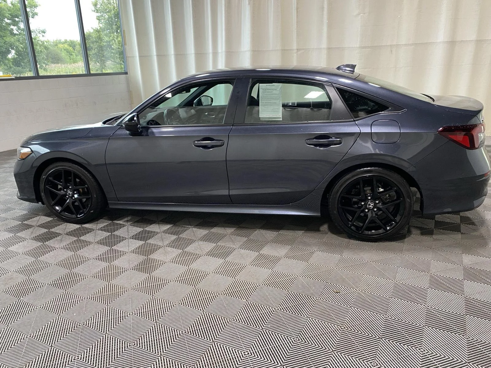 Used 2025 Meteorite Gray Metallic Honda Sport image 4
