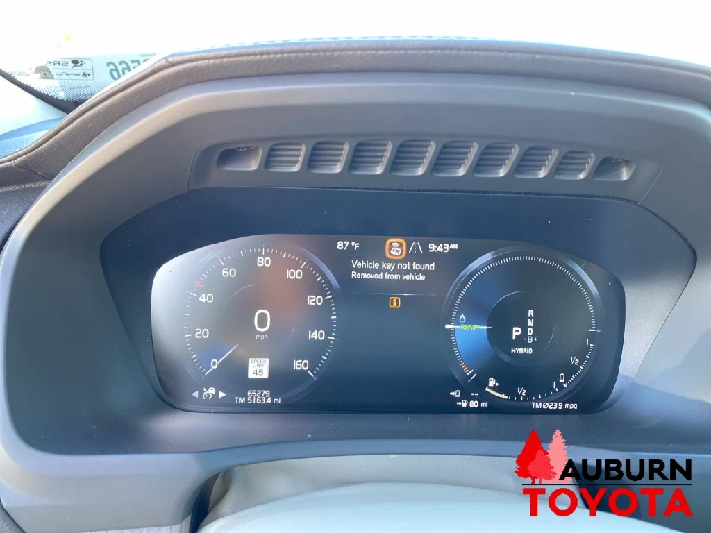 Used 2020 Birch Light Metallic Volvo T8 Inscription image 15