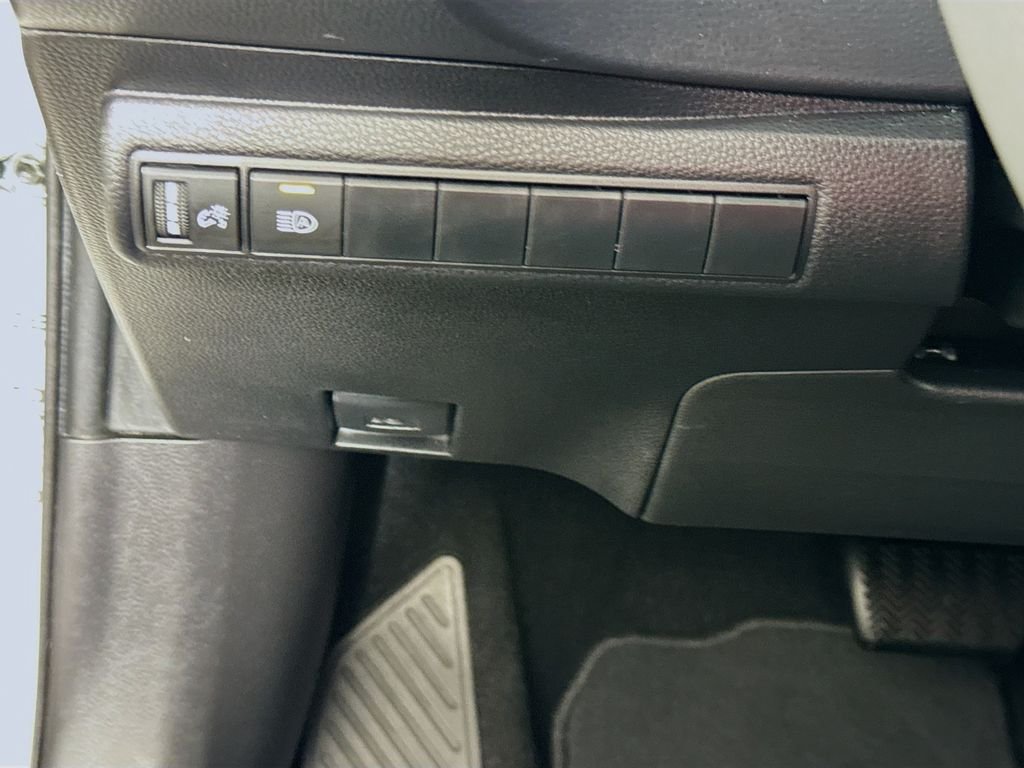 Used 2024 Ice Cap Toyota XSE image 11