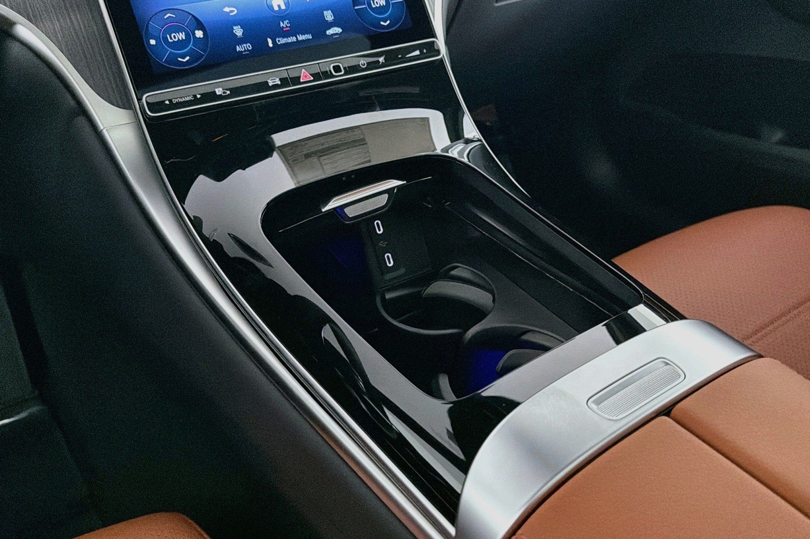 New 2027 Black Mercedes-Benz GLC 300 SUV image 5