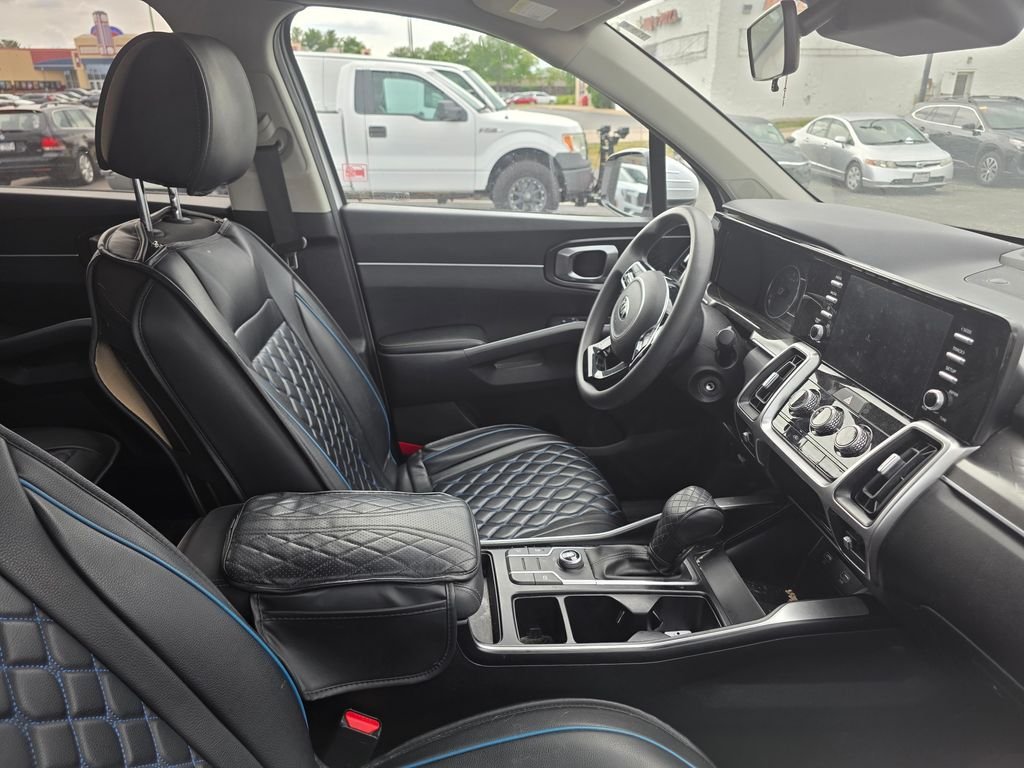 Used 2021 Glacial White Pearl Kia LX image 5
