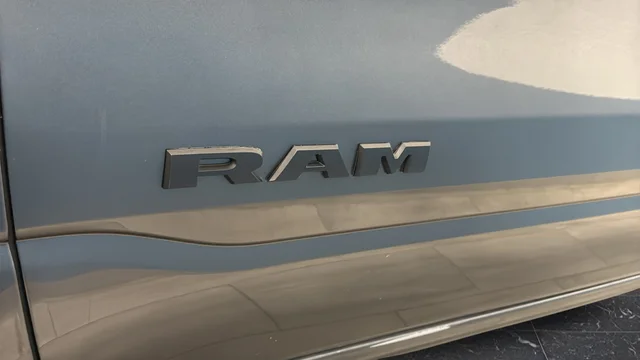 Used 2020 Crystal Metallic Ram Big Horn/Lone Star image 40