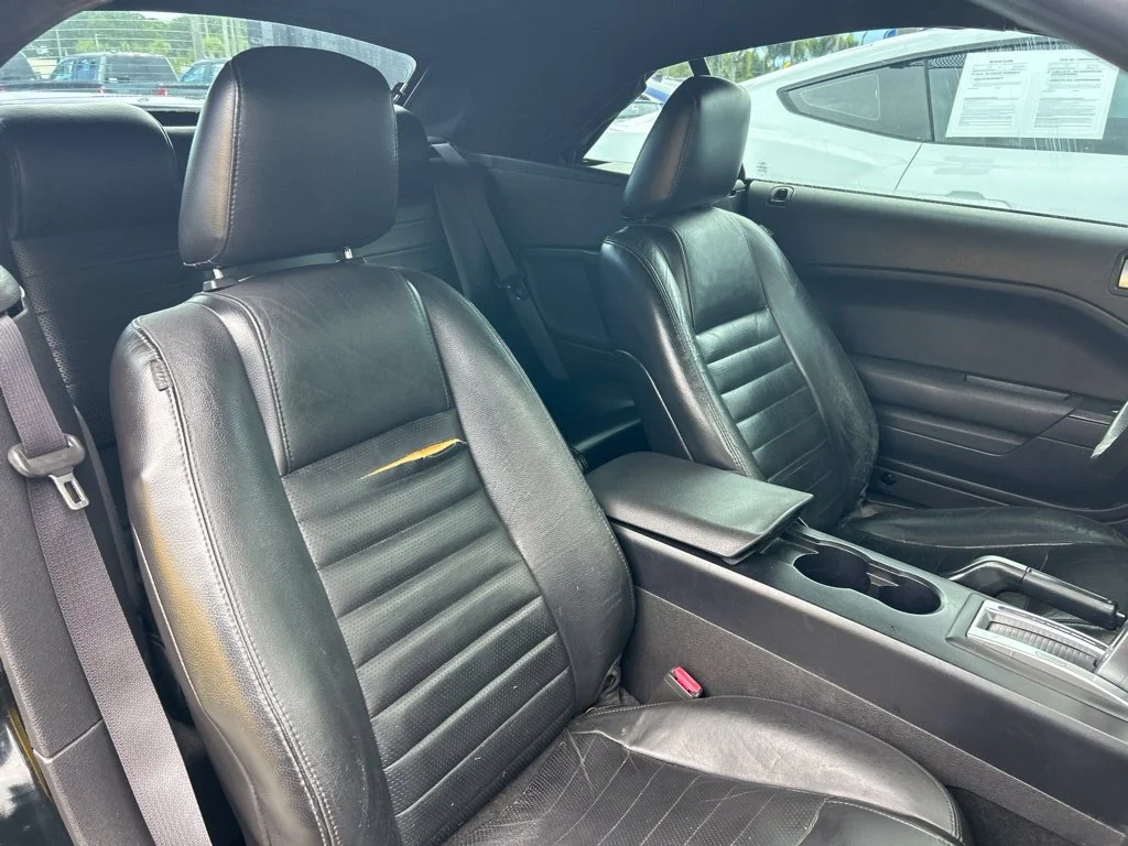 Used 2006 Black Clearcoat Ford  image 38