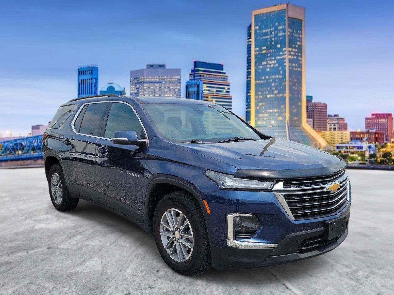 Used 2022 Northsky Blue Metallic Chevrolet LT Cloth image 4