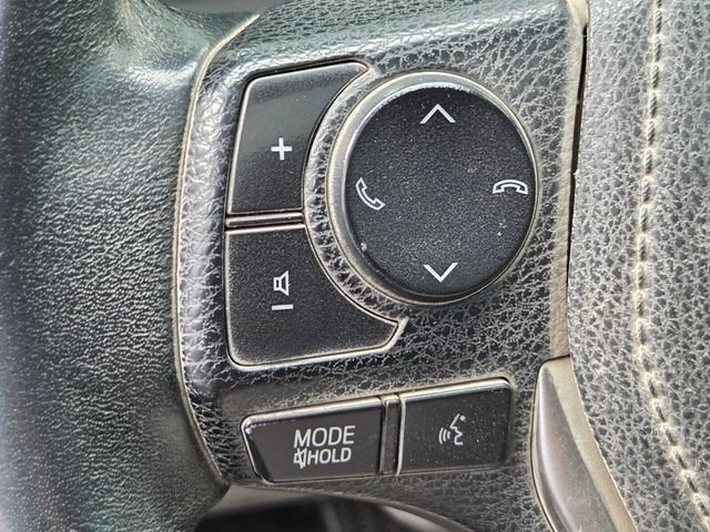 Used 2017 Silver Toyota XLE image 11