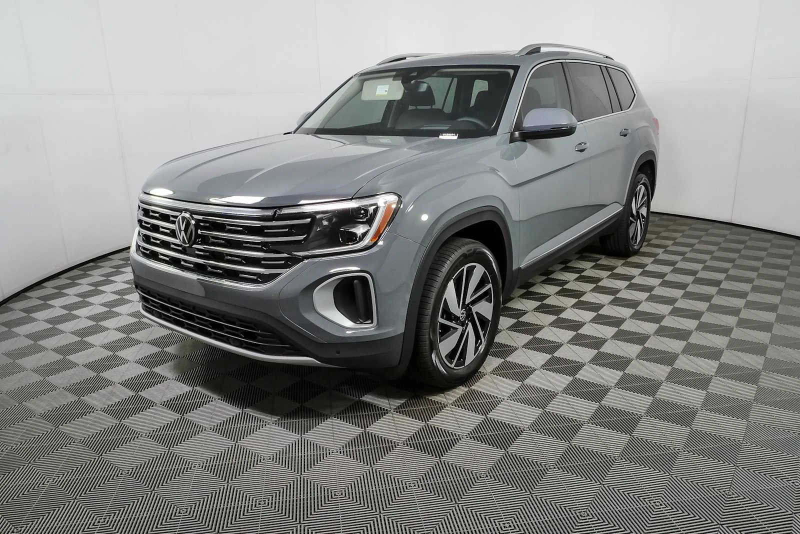 New 2026 Pure Gray Volkswagen 2.0T SEL image 27