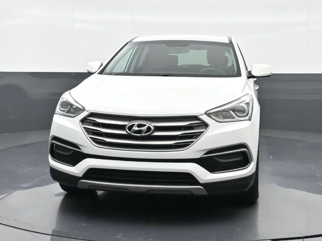 Used 2017 White Hyundai 2.4 Base image 6