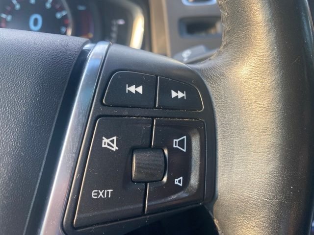Used 2015 Black Volvo T5 Premier Plus image 19