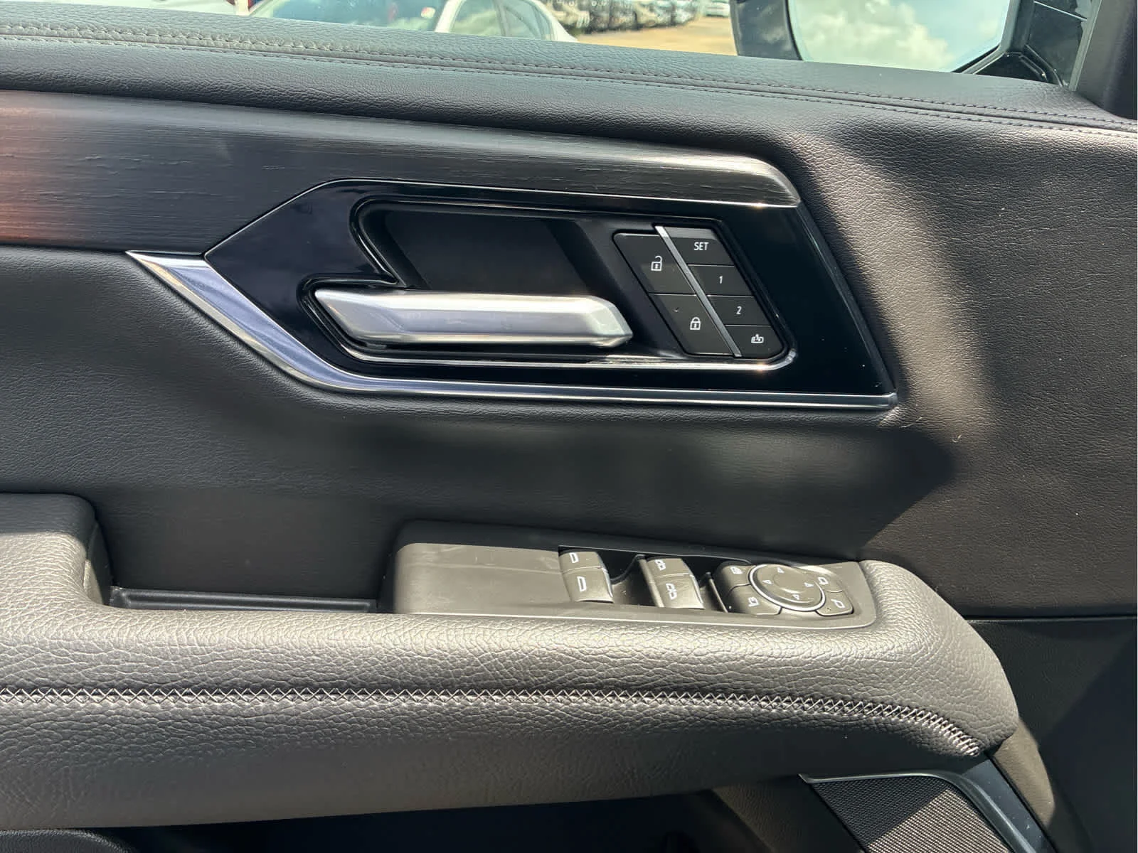 Used 2025 Onyx Black GMC Denali image 12