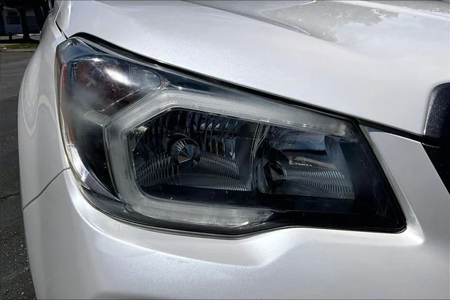 Used 2015 Satin White Pearl Subaru 2.0XT Touring image 27