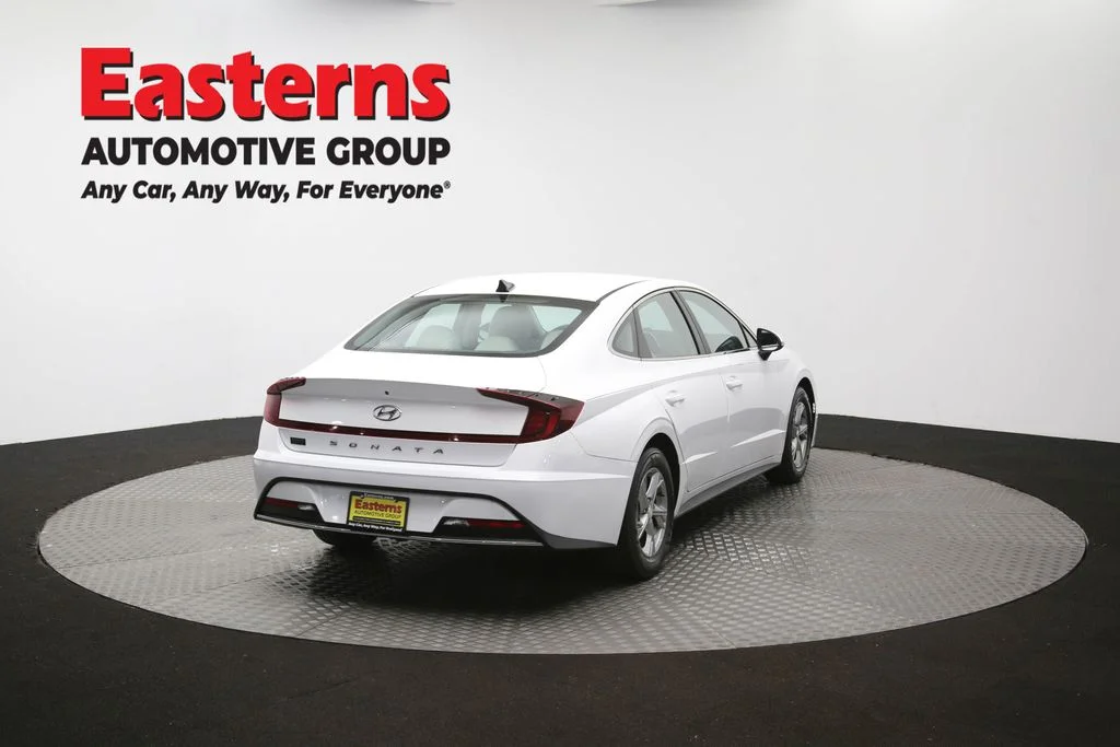 Used 2023 White Hyundai SE image 39
