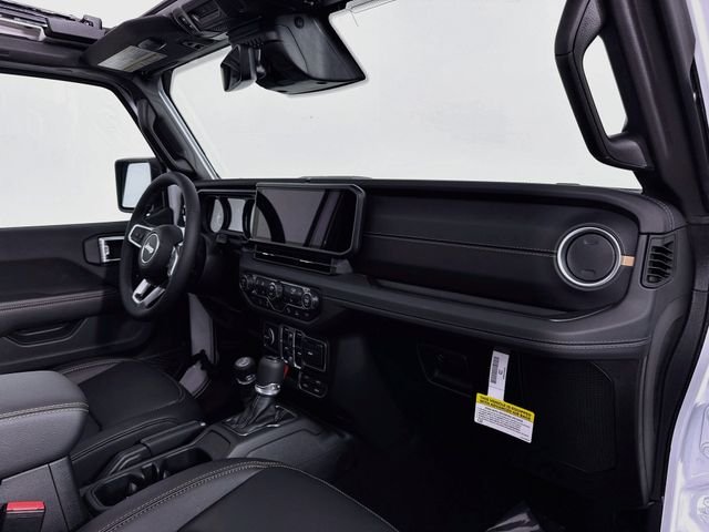 New 2026 Bright White Clear-Coat Exterior Paint Jeep Sahara image 28