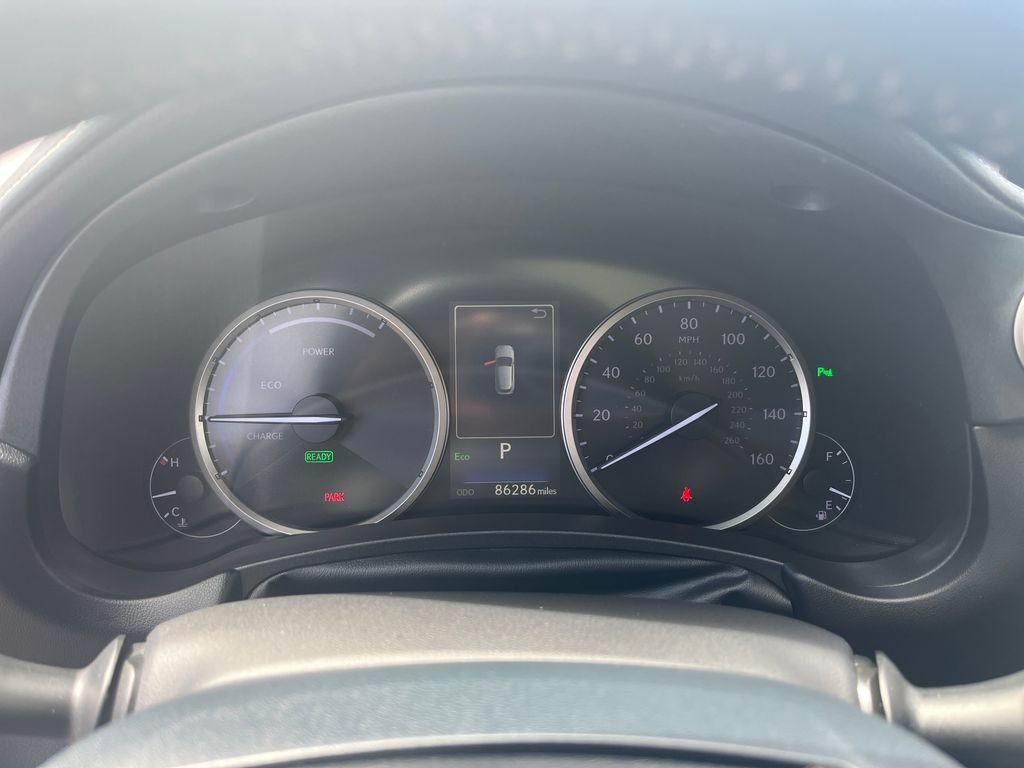 Used 2019 Black Lexus 300h image 21