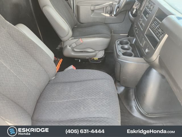 Used 2022 White GMC Work Van image 15