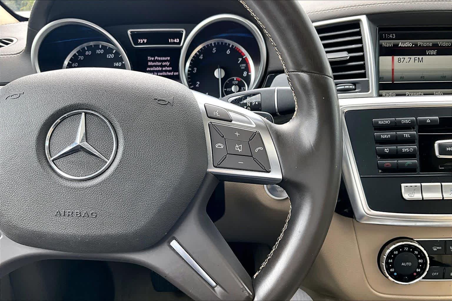 Used 2015 Polar White Mercedes-Benz GL 450 image 25