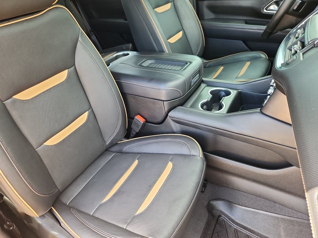 Used 2023 VOLCANIC RED TINTCOAT GMC AT4 image 13