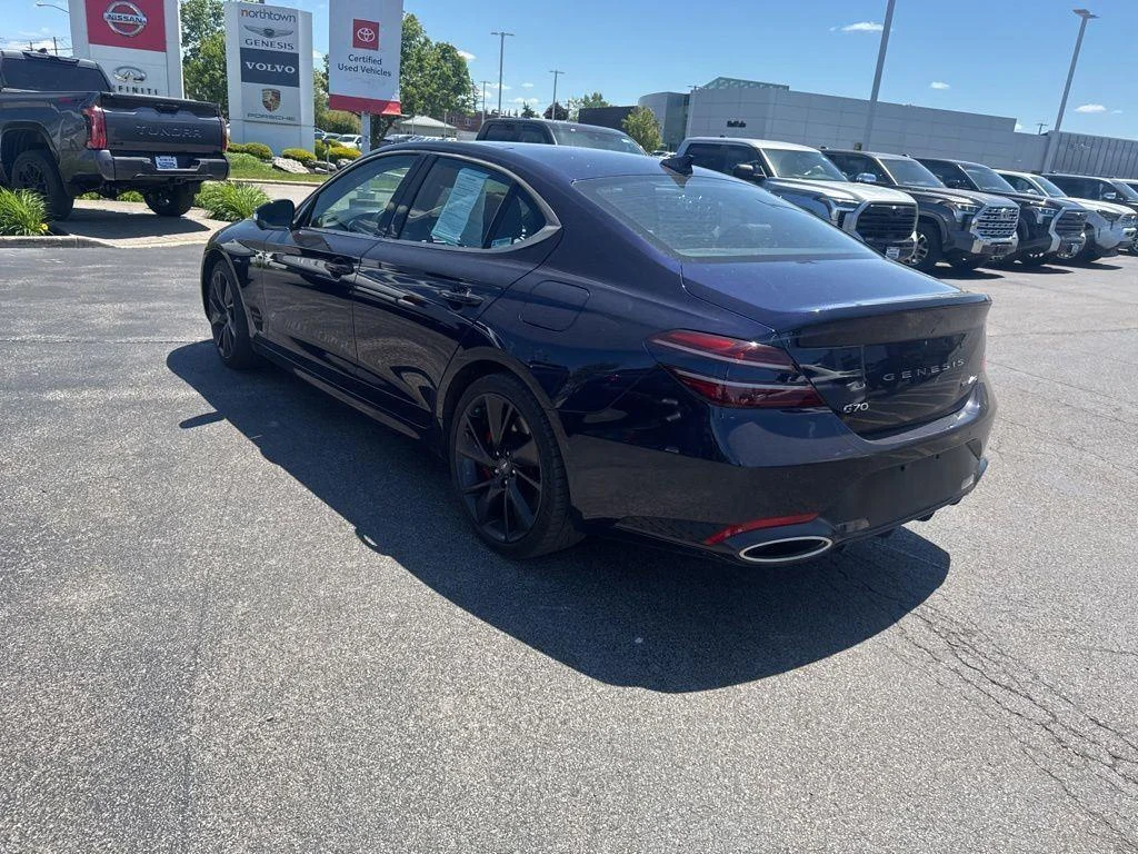 Used 2023 Capri Blue Genesis 3.3T image 6