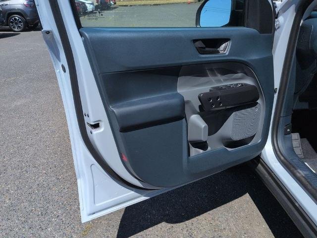New 2026 Space White Metallic Ford XLT image 9