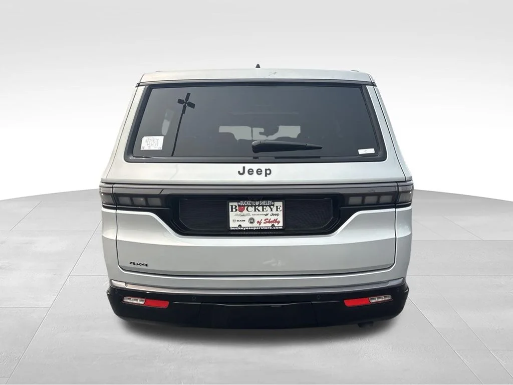 New 2026 Silver-Zynith Exterior Paint Jeep Grand Wagoneer image 4
