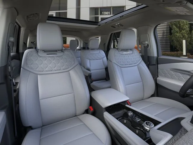 New 2026 Star White Metallic Tri-Coat Ford Platinum™ image 10