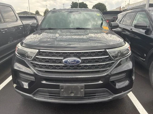 Used 2020 Black Ford XLT image 2