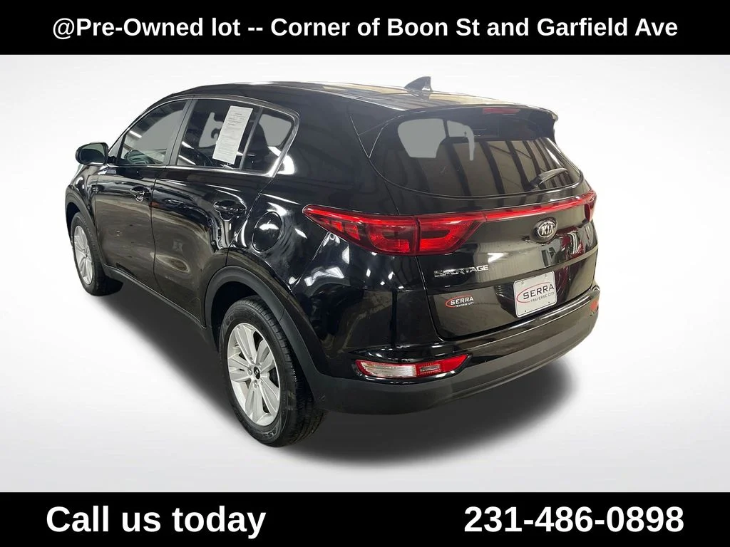 Used 2017 Red Kia LX image 3