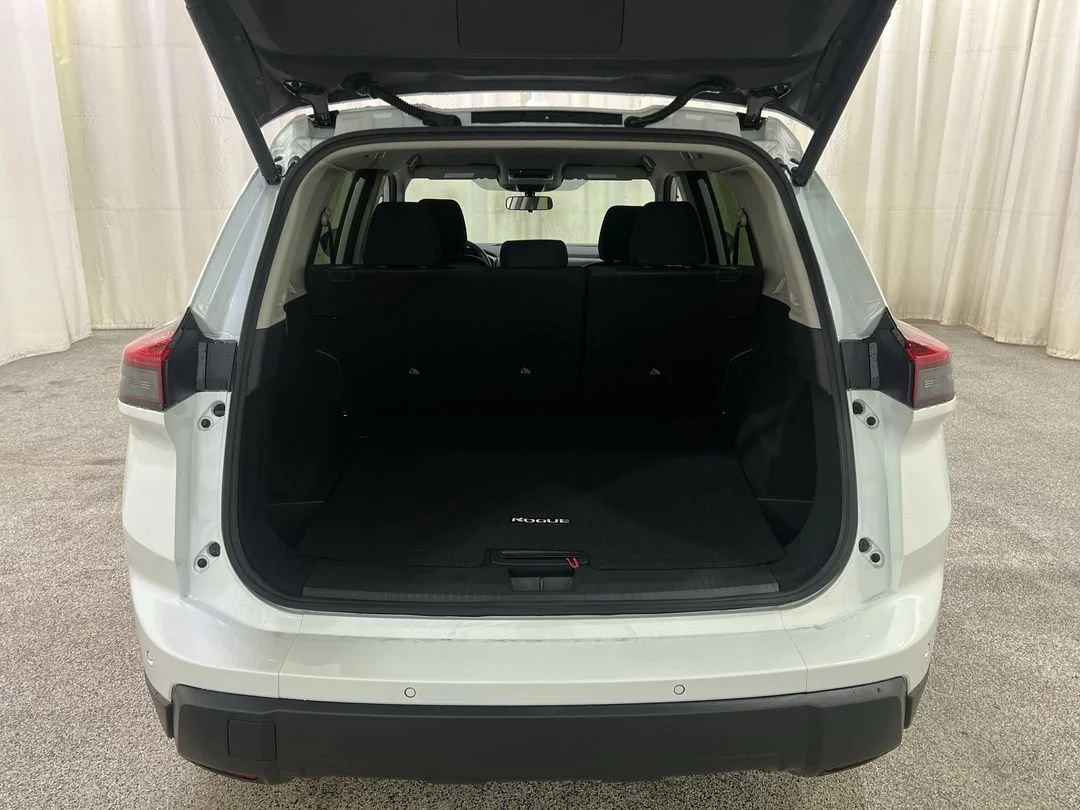 2026 Nissan Rogue SV - Photo 16