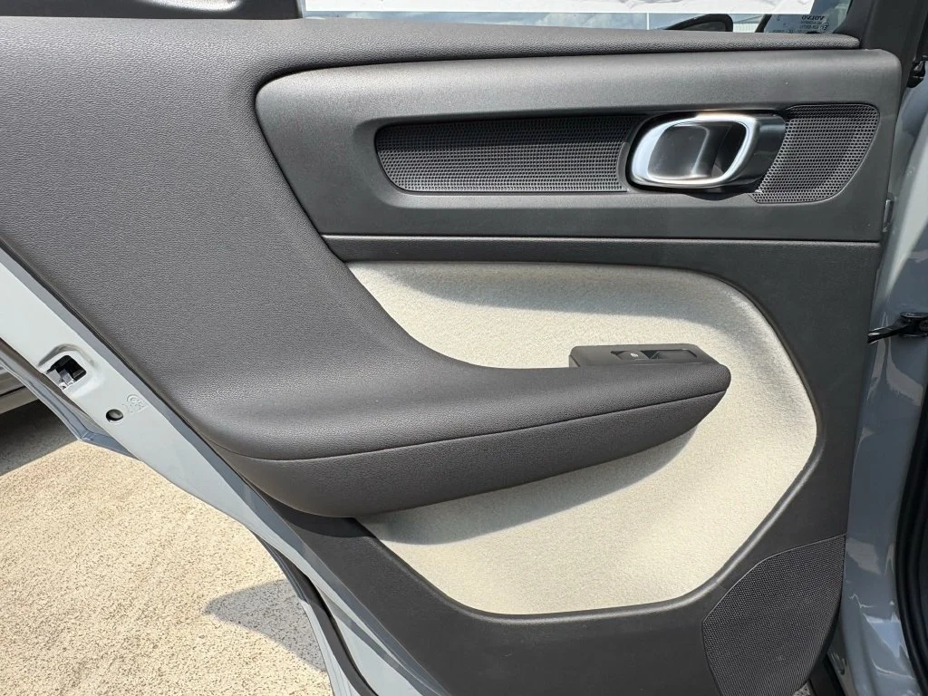 2026 Volvo XC40 Plus - Photo 23