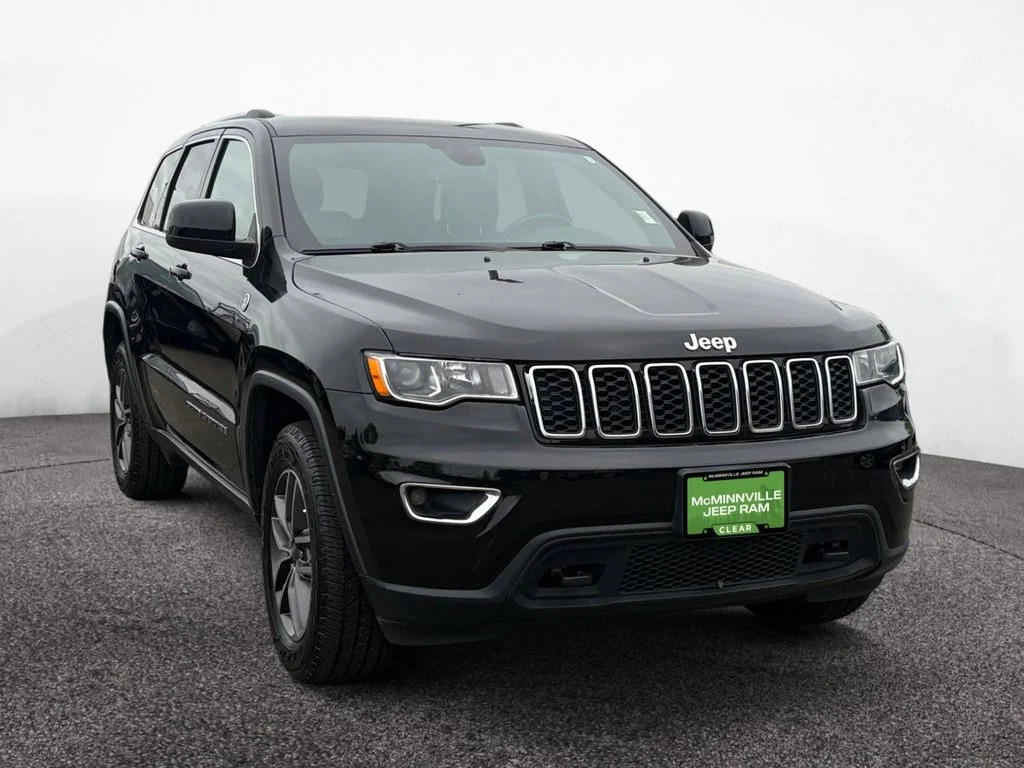Used 2020 Black Jeep Laredo image 7