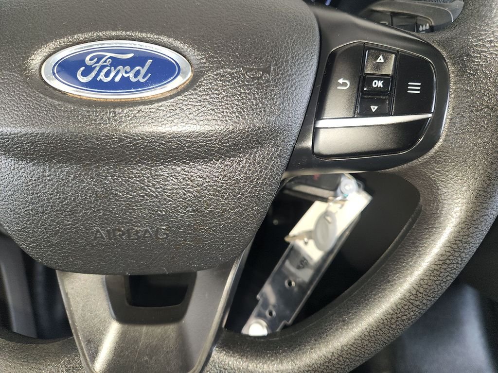 Used 2022 White Ford Box Truck image 27