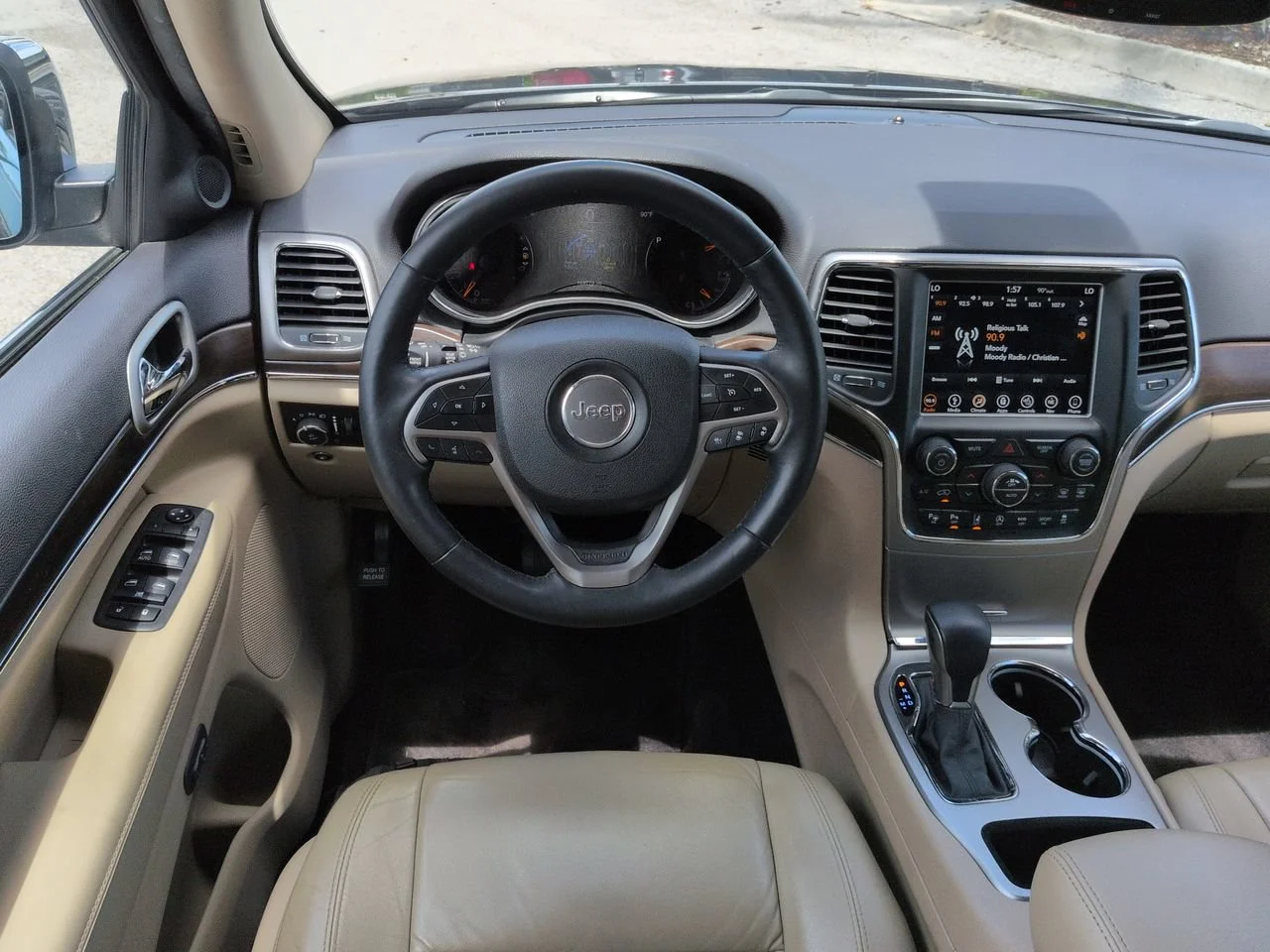 Used 2018 Granite Crystal Metallic Clearcoat Jeep Limited image 16
