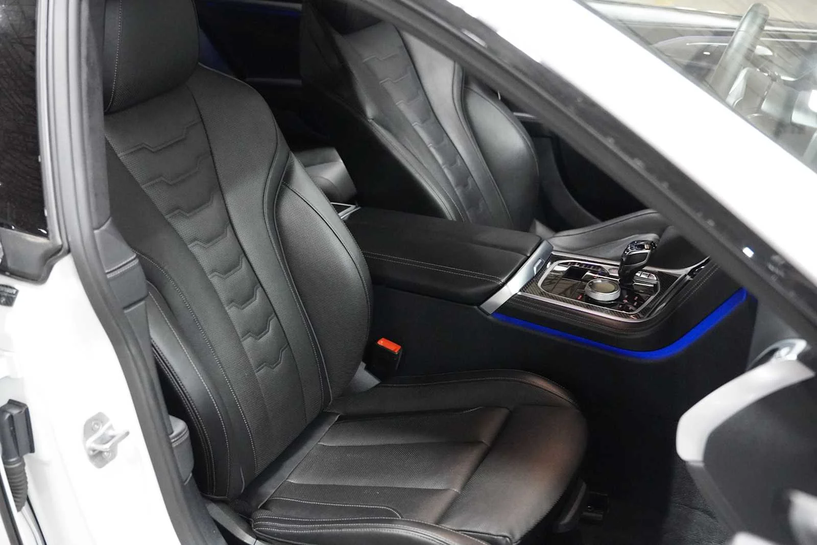 Used 2020 Mineral White Metallic BMW M850i image 10