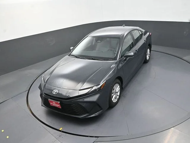 Used 2026  Toyota LE image 25