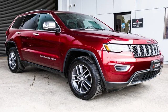 Used 2017 Red Jeep Limited image 1