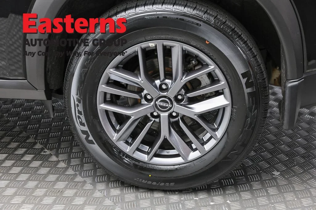 Used 2023 Black Nissan S image 8