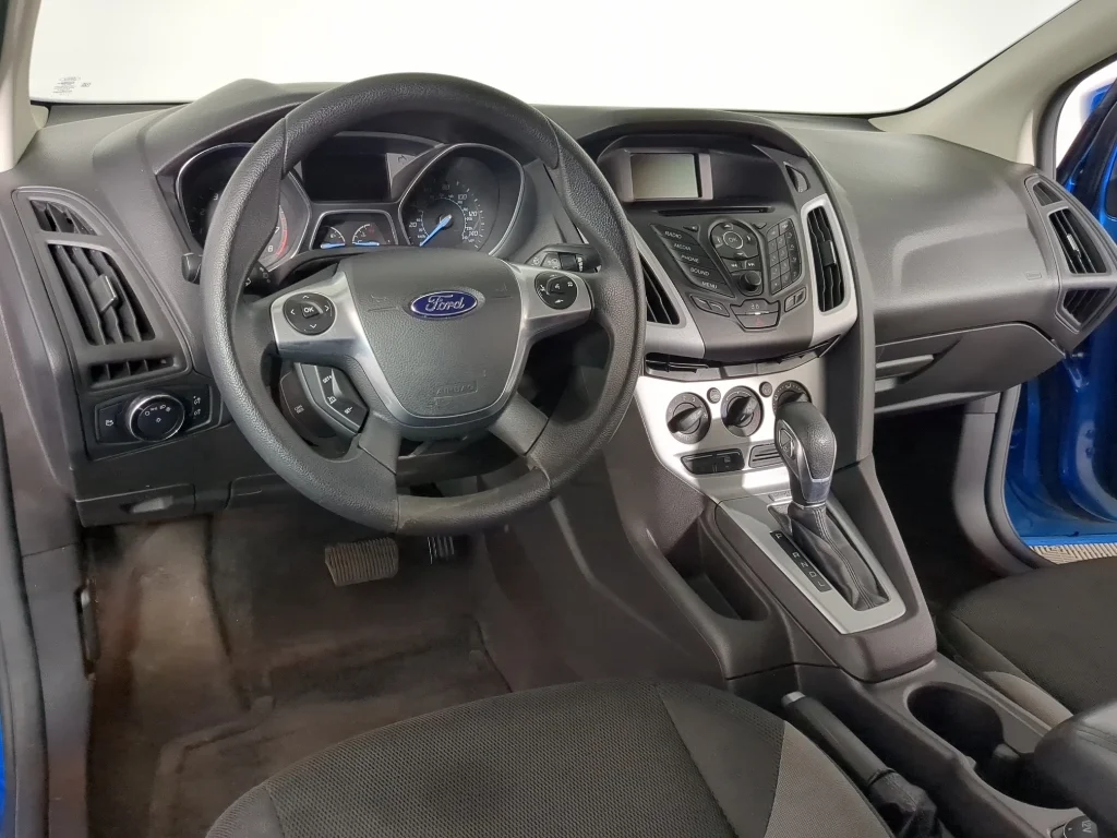 Used 2014 blue Ford SE image 12