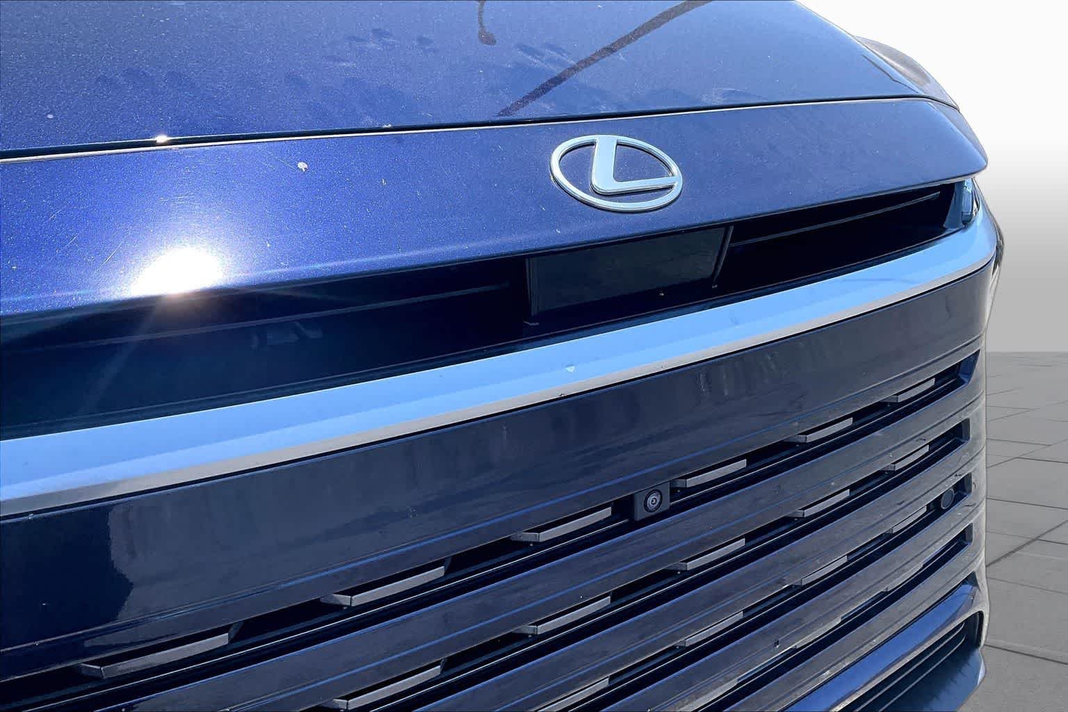 Used 2025 Nightfall Mica Lexus Premium image 30