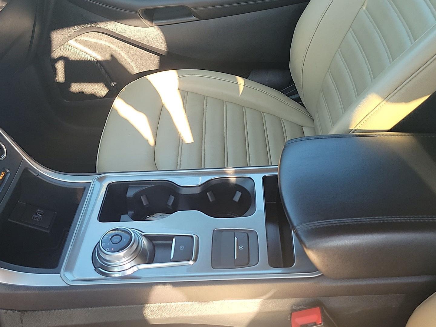 Used 2024 Oxford White Ford SEL image 24